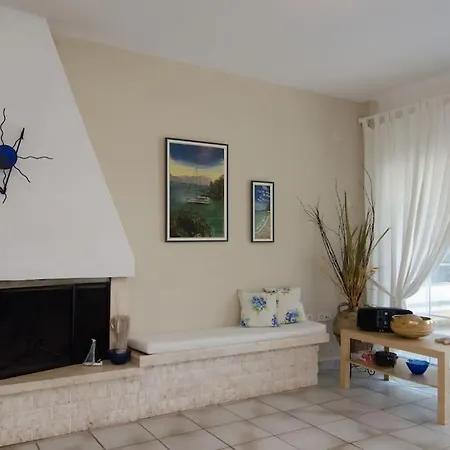 Wonderful House With Private Garden * Flogita