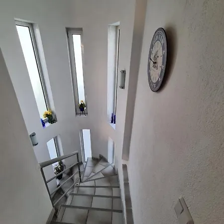 Wonderful House With Private Garden * Flogita