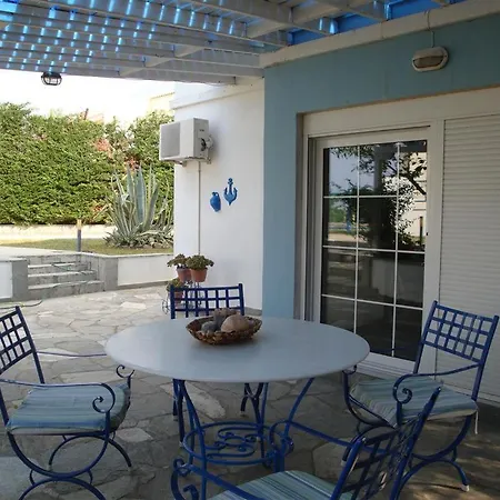 Wonderful House With Private Garden * Flogita