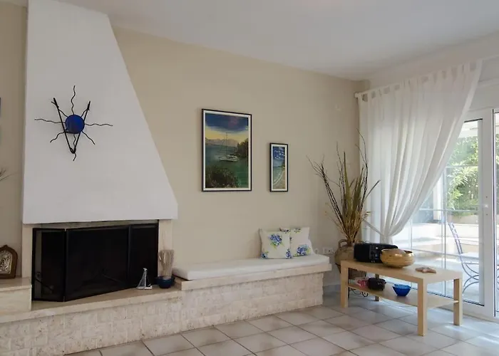 Wonderful House With Private Garden * Flogita
