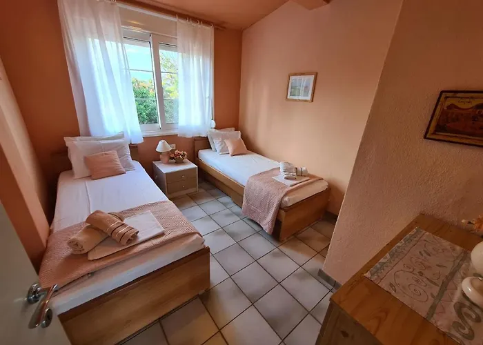 Prázdninový dům Wonderful House With Private Garden *