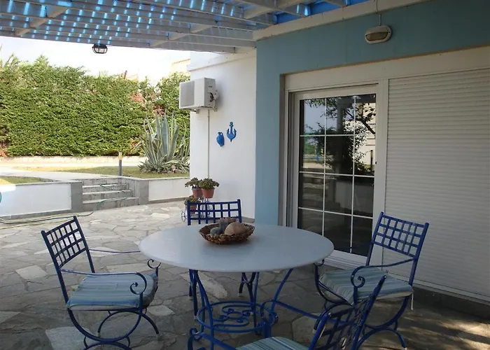 Wonderful House With Private Garden * Flogita
