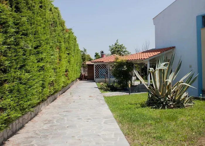 Wonderful House With Private Garden * Flogita