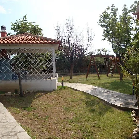 Wonderful House With Private Garden Feriehus Flogita